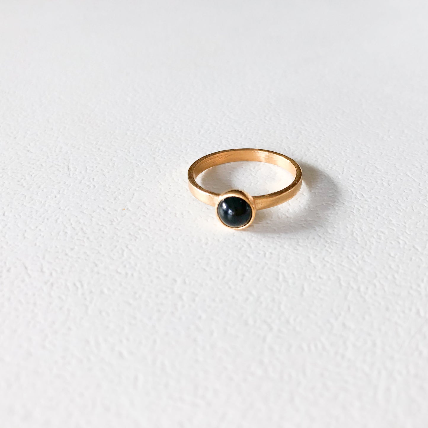 Cosmic ring with Onyx